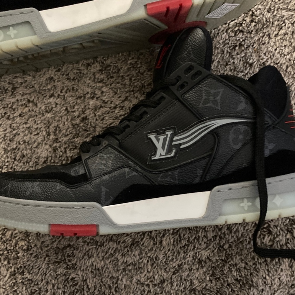 L Louis Vuitton sneakers like new were a few times